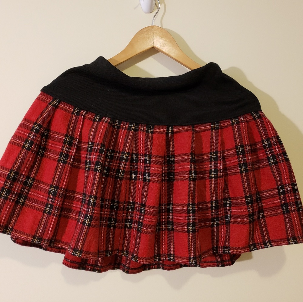 Cute red plaid pleated skirt
